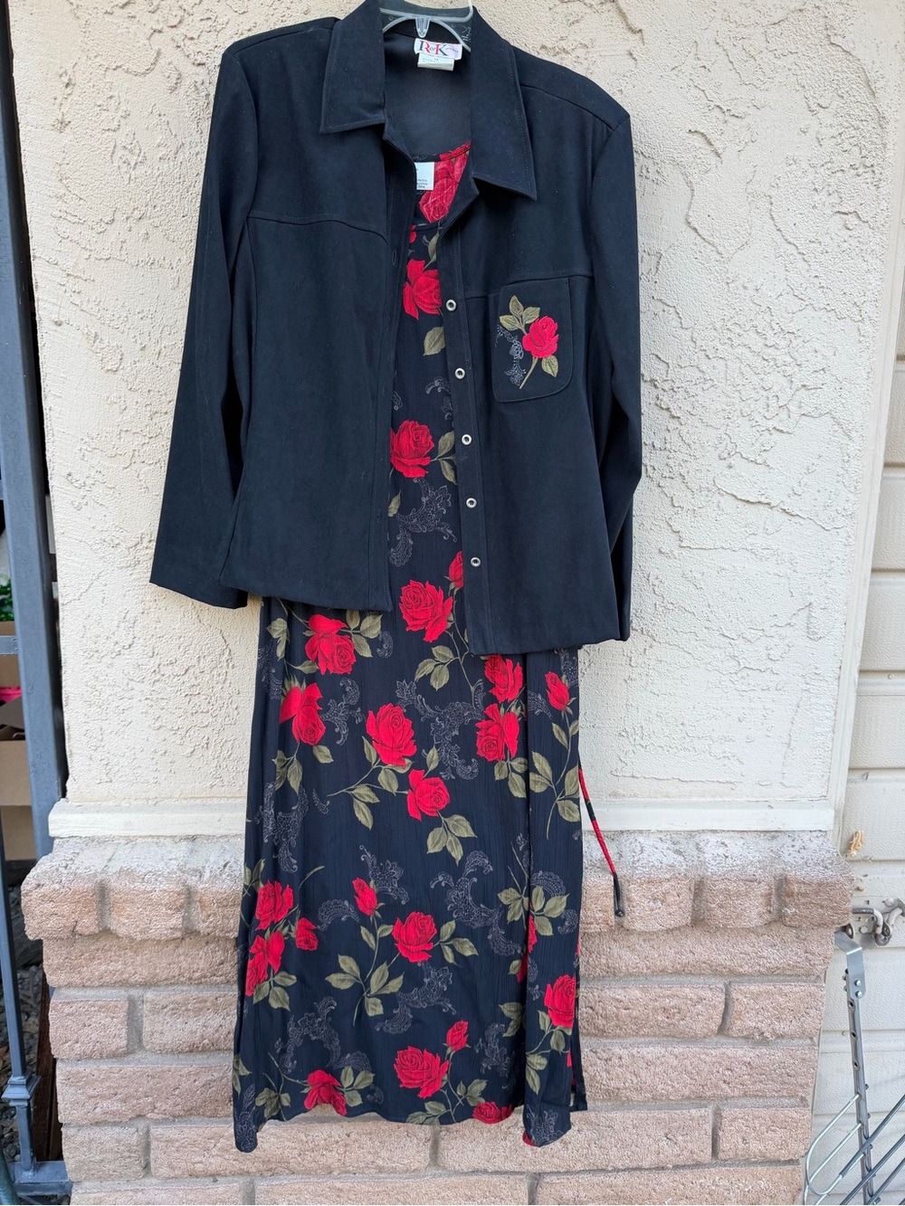 Black Floral Button-Front Jacket & Dress Set with Red Rose Print R&K ko